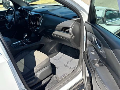 Used 2023 Chevrolet Traverse LT image 26