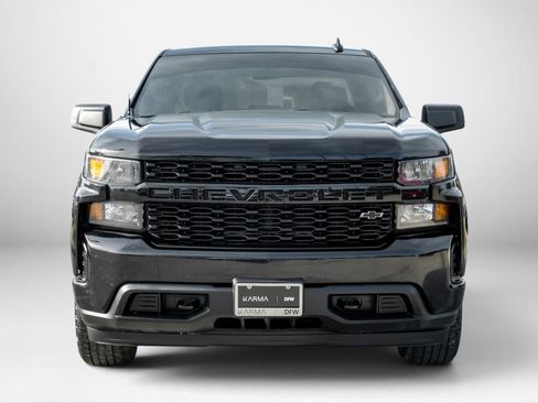 Used 2020 Chevrolet Silverado 1500 Custom w/ Custom Value Package RWD image 3
