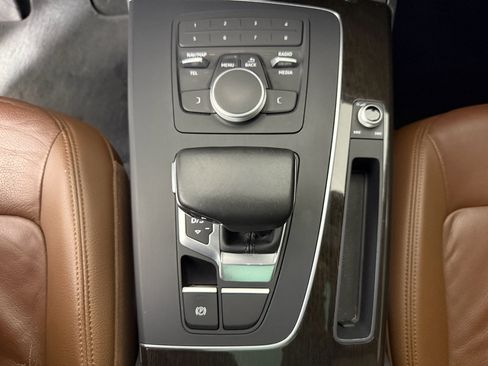 Used 2018 Audi Q5 Premium w/ Convenience Package image 25
