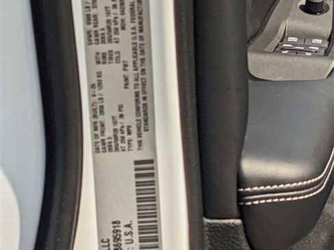 New 2025 Jeep Grand Cherokee L Altitude image 26