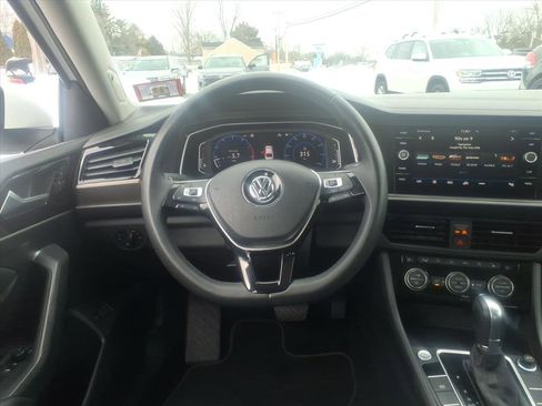 Used 2019 Volkswagen Jetta SEL Premium image 17
