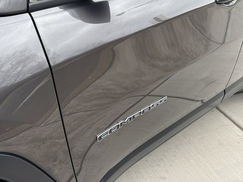 Certified 2022 Jeep Compass Latitude w/ Sun and Sound Group image 9