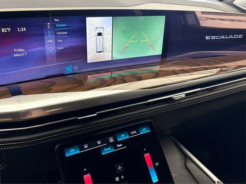 New 2025 Cadillac Escalade ESV Sport Platinum image 25