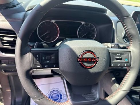 Used 2025 Nissan Rogue SV AWD/4WD image 17
