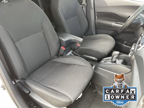Used 2024 Nissan Kicks S FWD image 11