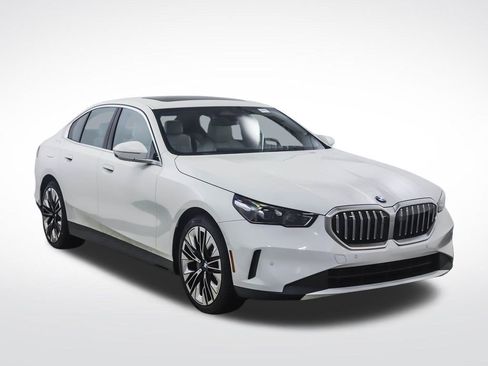 New 2026 BMW 530i xDrive w/ Premium Package AWD/4WD image 7