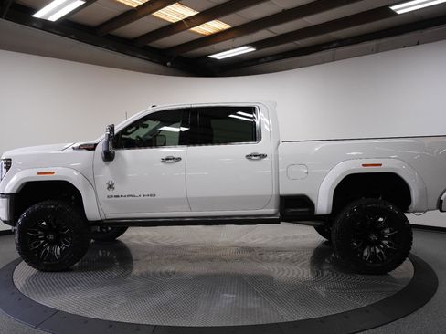 New 2025 GMC Sierra 2500 Denali w/ Denali Reserve Package image 7