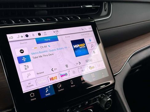 New 2025 Jeep Grand Cherokee Summit w/ Luxury Tech Group V image 30