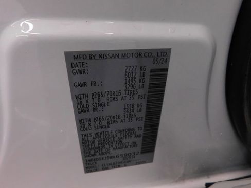 Used 2024 Nissan Frontier SV image 31