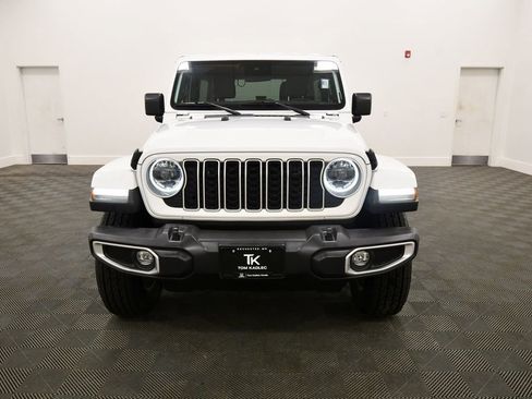 Used 2024 Jeep Wrangler Unlimited Sahara AWD/4WD image 11