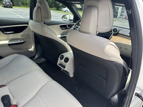 Used 2024 Mercedes-Benz C 300 Sedan image 33