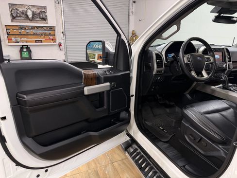 Used 2020 Ford F150 Lariat w/ Equipment Group 502A Luxury RWD image 12