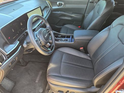 Certified 2025 Kia Sorento S image 11