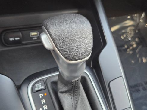 Certified 2025 Kia Soul LX w/ LX Technology Package FWD image 28