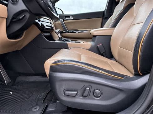 Used 2017 Kia Sportage SX image 18