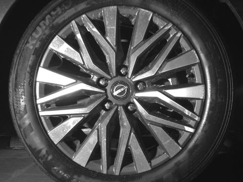 Used 2025 Nissan Altima 2.5 SV FWD image 13