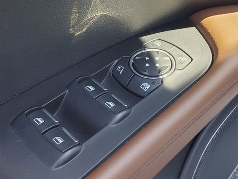 Used 2023 Lincoln Nautilus Reserve AWD/4WD image 11