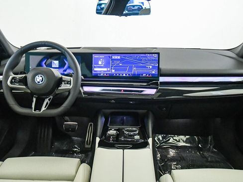 Used 2026 BMW 550e xDrive w/ Executive Package AWD/4WD image 15