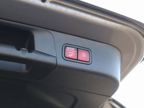 New 2026 Mercedes-Benz GLB 250 4MATIC image 11