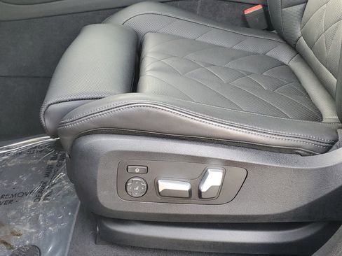 Certified 2024 BMW X6 xDrive40i w/ Parking Assistance Package image 9