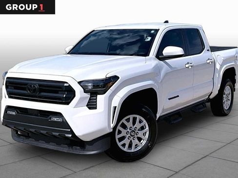 Used 2025 Toyota Tacoma SR5 RWD image 1