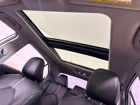 Used 2021 Toyota Camry XSE image 17