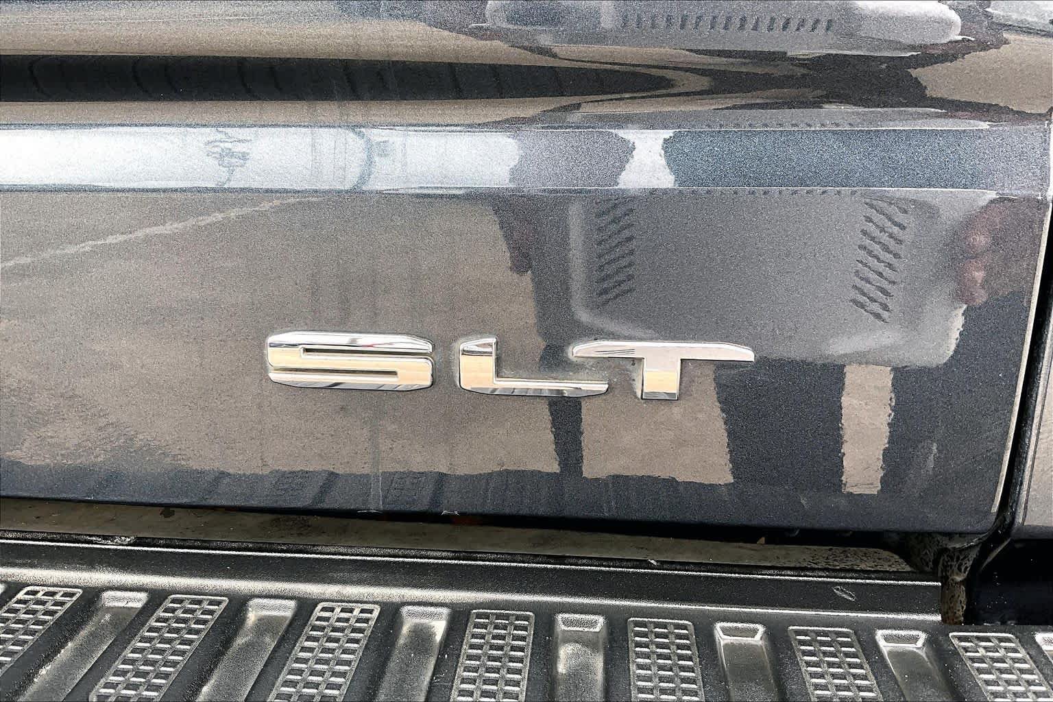 Used 2021 GMC Sierra 1500 SLT RWD image 10