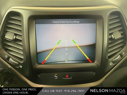 Used 2017 Jeep Cherokee Latitude w/ Safety/Convenience Group image 30