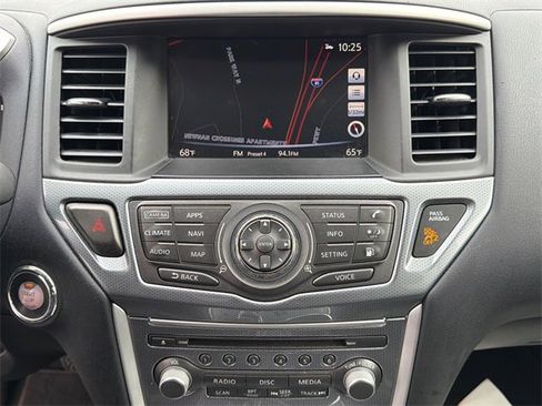 Used 2020 Nissan Pathfinder SL image 29