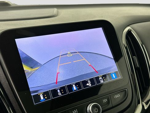 Used 2022 Chevrolet Equinox RS w/ RS Leather Package image 14