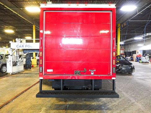 Used 2016 Freightliner Sprinter 3500 RWD image 5