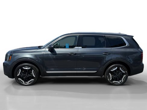 Used 2023 Kia Telluride EX w/ EX Captain's Chair Package FWD image 2