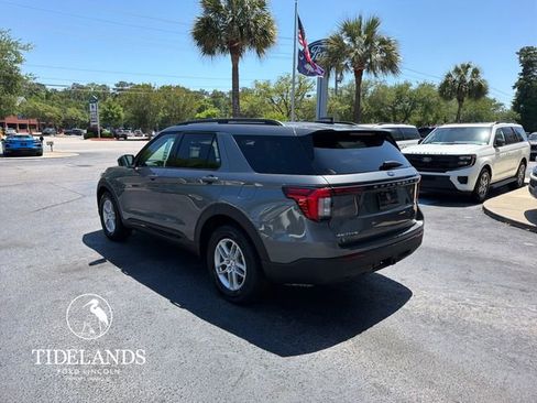 New 2026 Ford Explorer Active RWD image 5