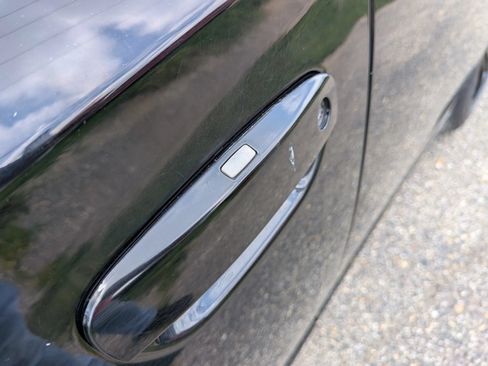 Used 2017 Dodge Charger R/T w/ Plus Group RWD image 14