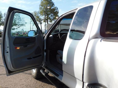 Used 2001 Ford F150 2WD SuperCab image 16