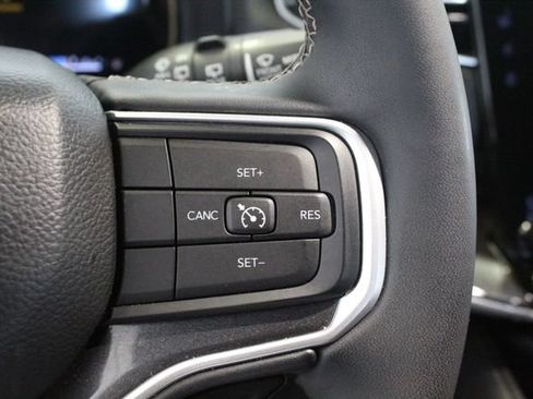 Used 2024 Jeep Wagoneer 4WD image 15