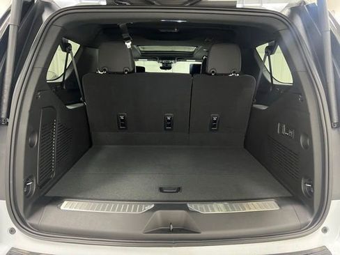 New 2026 Chevrolet Suburban High Country AWD/4WD image 17
