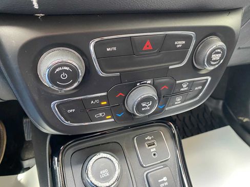 Used 2021 Jeep Compass Latitude AWD/4WD image 24
