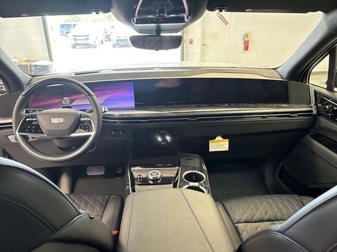 New 2025 Cadillac Escalade IQ Luxury 1 w/ LPO, Radiant Package image 29