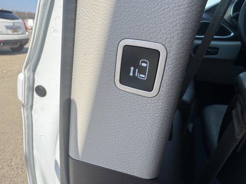 Used 2017 Chrysler Pacifica Touring-L Plus w/ Tire & Wheel Group image 42