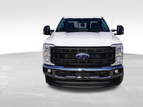 New 2026 Ford F250 XL w/ XL Chrome Package image 8