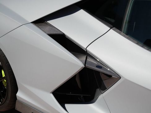 Used 2025 Lamborghini Revuelto AWD/4WD image 13