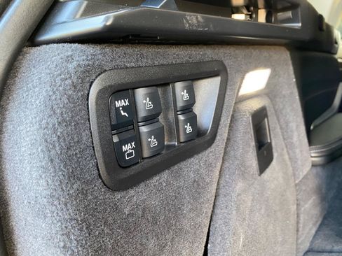 Used 2025 BMW X7 xDrive40i w/ Parking Assistance Package AWD/4WD image 14