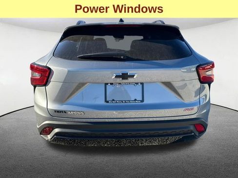 Used 2026 Chevrolet Trax RS w/ Sunroof Package FWD image 12