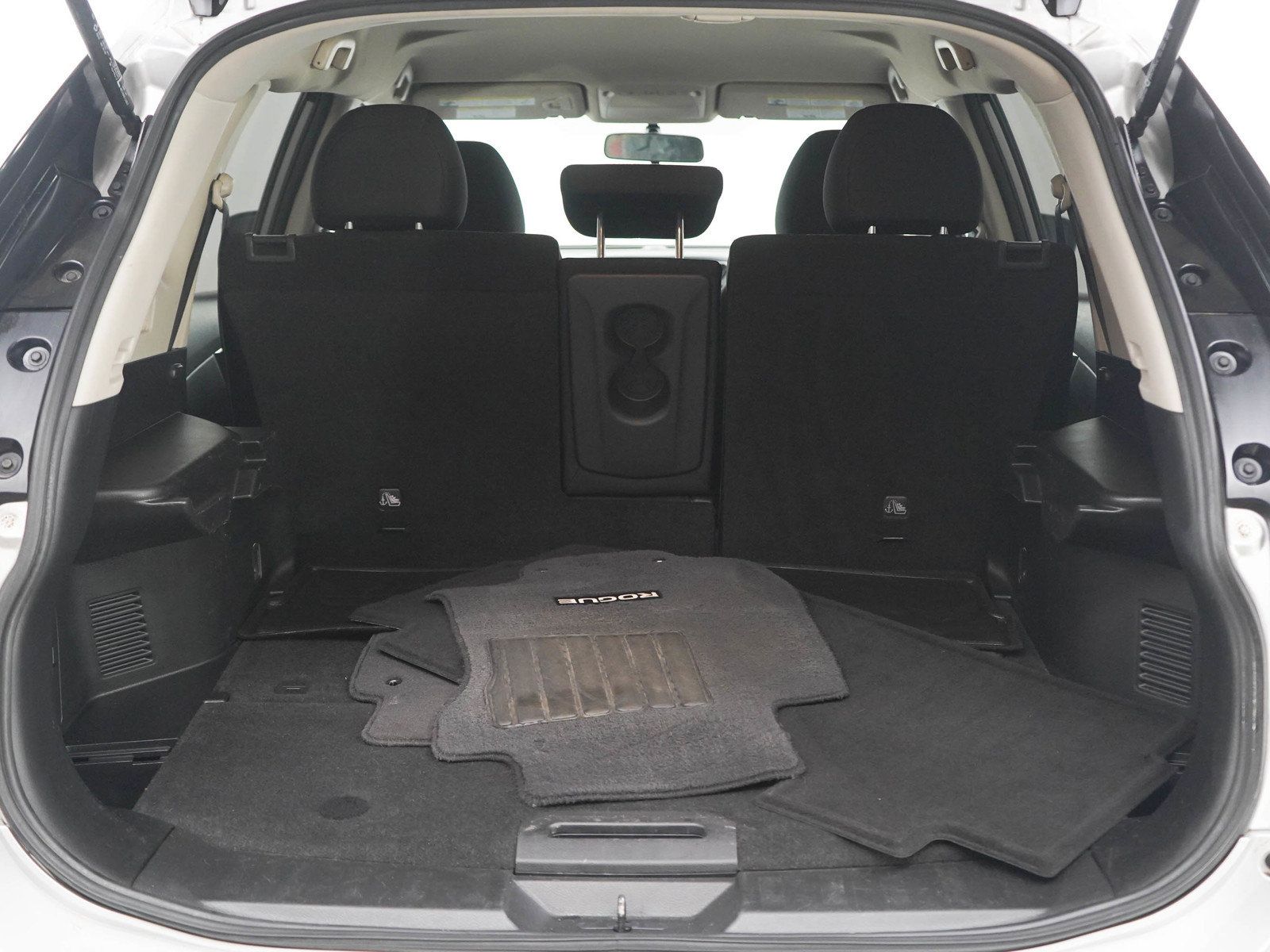Used 2018 Nissan Rogue S AWD/4WD image 17