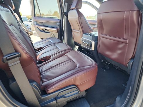 Used 2024 Ford Expedition Limited image 18