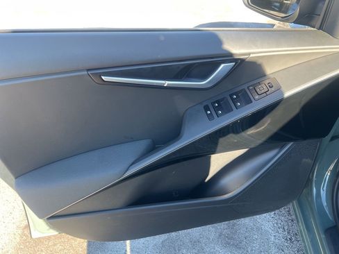 Certified 2023 Kia Niro EX image 7