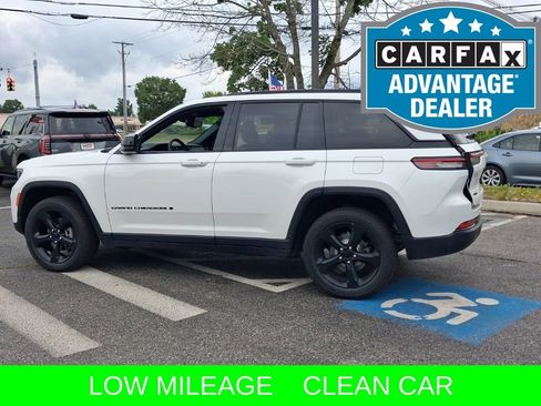 Used 2023 Jeep Grand Cherokee Altitude AWD/4WD image 12