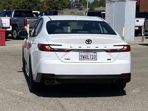 Used 2026 Toyota Camry SE FWD image 42