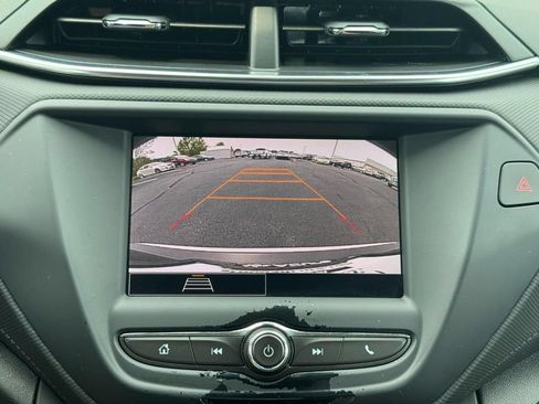 Used 2023 Chevrolet TrailBlazer LT FWD image 24